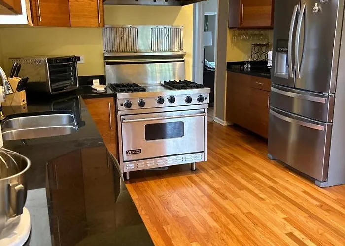 Gorgeous North Kenwood Hyde Park Unit Apartment