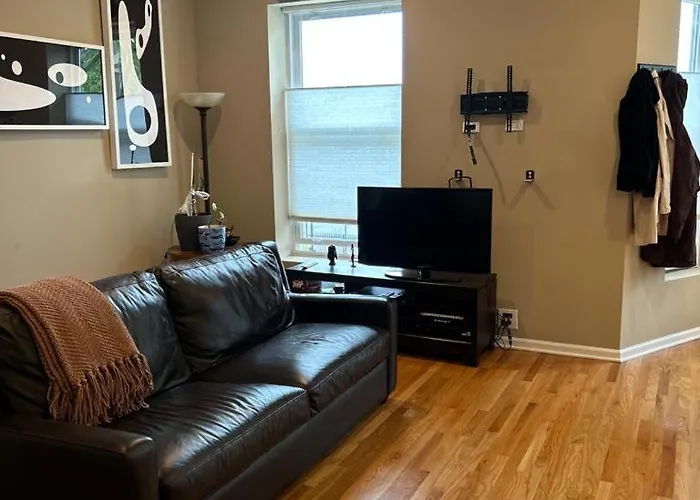 Gorgeous North Kenwood Hyde Park Unit Apartment *